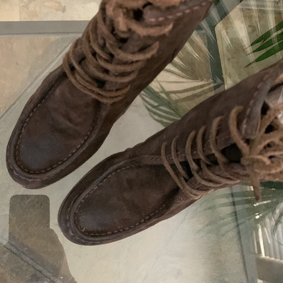 FRYE Parker Moc Short Suede Lace Up Boots - Picture 5 of 15